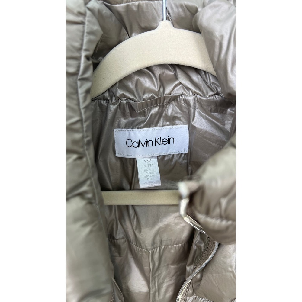 Calvin Klein Sleeveless Silver Vegan Puffer Vest - Size Medium - Picture 9 of 9